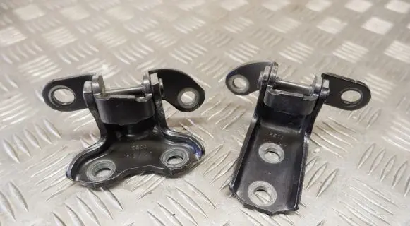 Rear door hinge set
