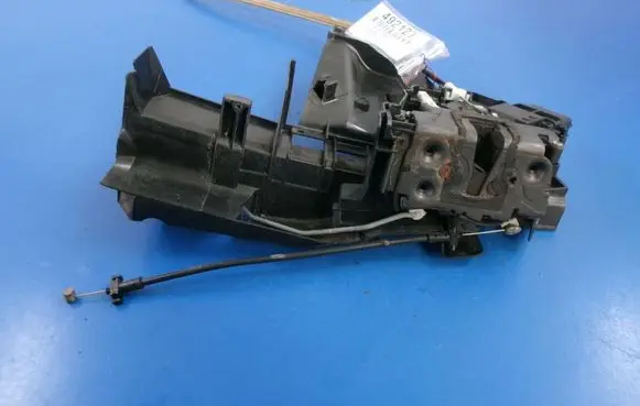 Ford Focus C-MAX Front door lock 3M5AR21813ET