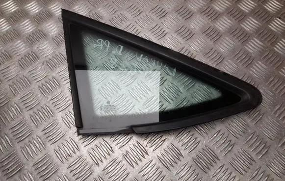 Volkswagen Touran III Front door vent window glass four-door 5TA845412