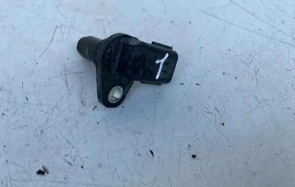 Volvo V40 Camshaft position sensor 31491073