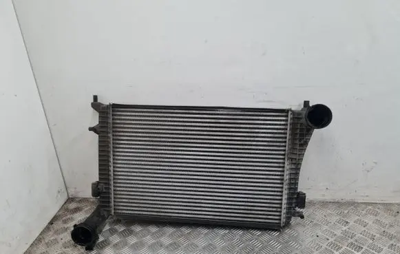 Volkswagen PASSAT B6 Intercooler radiator 3C0145803F