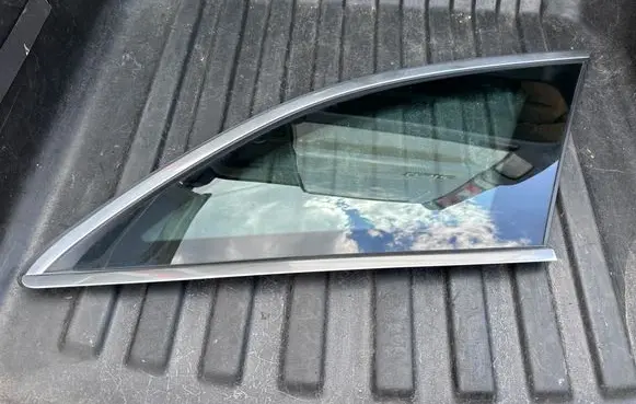 Mercedes-Benz E W213 Rear side window A2136700012 A2136709400 43R00048