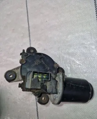 Nissan Patrol Y61 Wiper motor 28810vb200