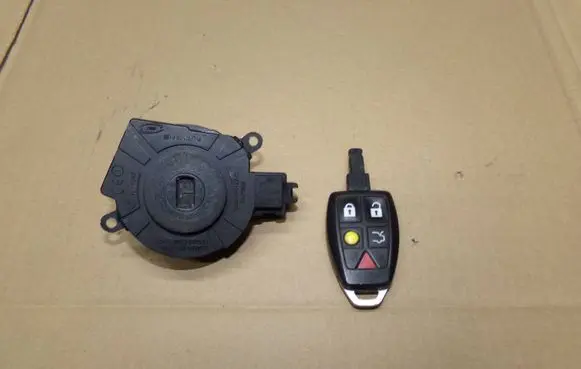 Volvo V50 Ignition lock 30659837