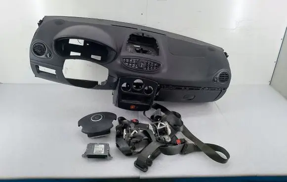 Renault Clio III Dashboard 8200884278