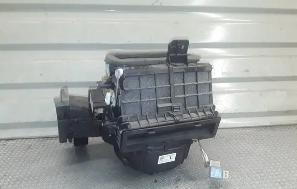 Subaru Impreza III Interior heater climate box assembly housing 72210FG010 88704213 5026103332