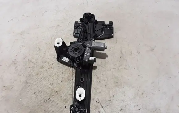 Peugeot 208 Rear window lifting mechanism without motor 9829045580