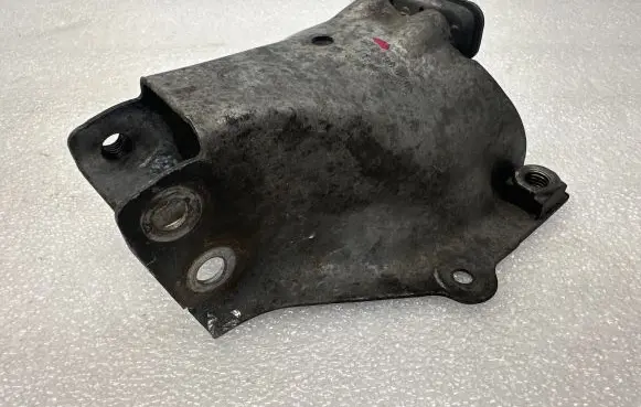 Audi A4 S4 B8 8K Engine mounting bracket 8K0399059