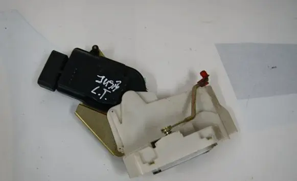 Suzuki Ignis Rear door lock 2003R