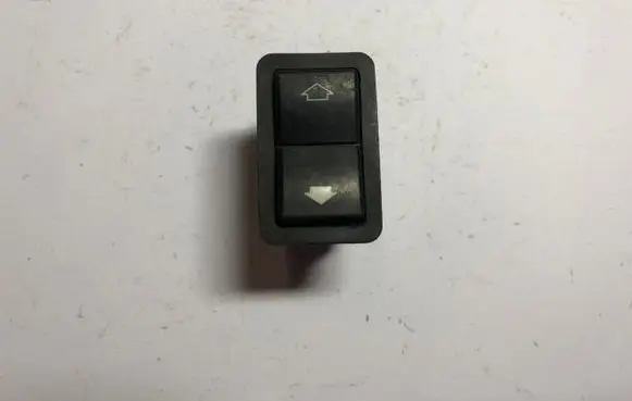 BMW 5 E39 Electric window control switch 8368932