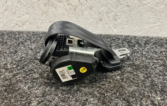 Volkswagen Touran III Rear seatbelt 5TA857812