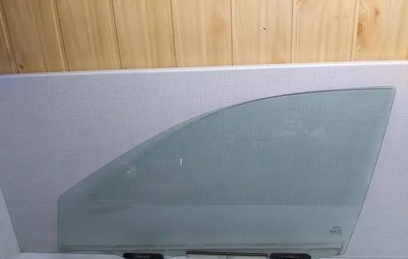 Toyota Corolla E120 E130 Front door window glass four-door DOT24AS2M19 43R007951