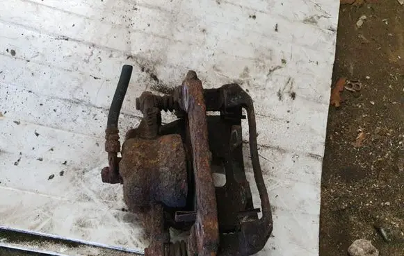 Honda CR-V Front brake caliper NOCODE