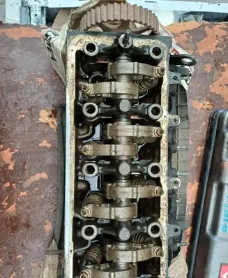 Peugeot 206 Engine head 9624920710