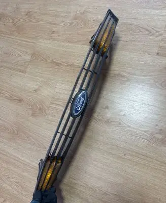Ford Focus Front bumper upper radiator grill