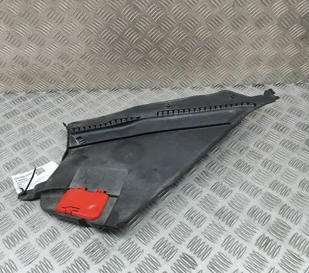 BMW M4 F82 F83 Wiper trim 8059700