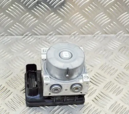 BMW M4 F82 F83 ABS Pump 10091608823 7852637