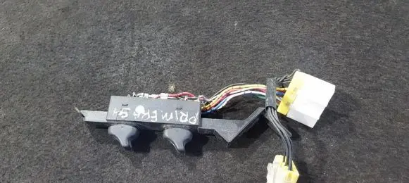 Nissan Primera Electric window control switch