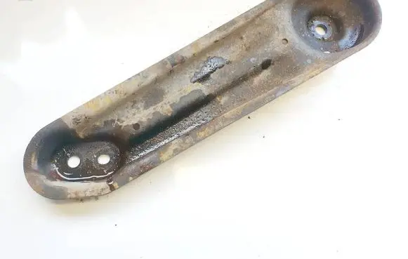 Nissan Quest Engine mounting bracket