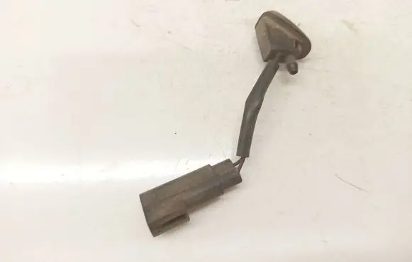 Ford Focus Windshield washer spray nozzle XS4117666A