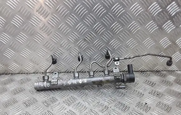 Mercedes-Benz E W211 Fuel main line pipe a6420700435