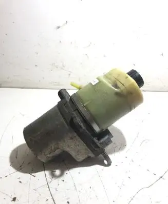 Ford Focus C-MAX Power steering pump 4M513K514BD