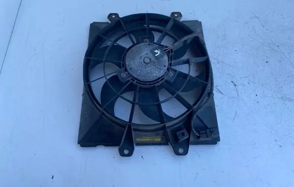 Toyota Avensis T220 Radiator cooling fan shroud