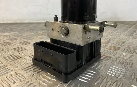 Suzuki Grand Vitara II ABS Pump 06210208464 65J9