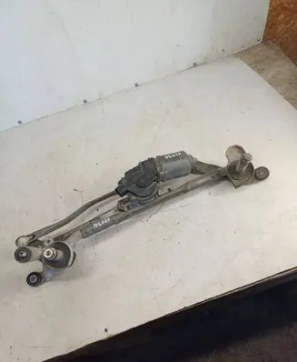 Mazda 5 Front wiper linkage and motor 1593000600