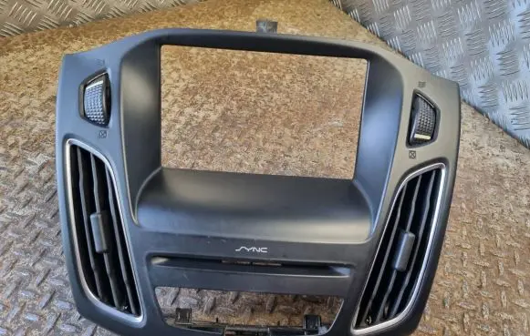 Ford Focus Radio/GPS head unit trim F1EB18835 F1EBA014L21BA F1EBA014L20BA