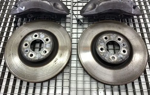 Audi Q7 4M Front brake caliper