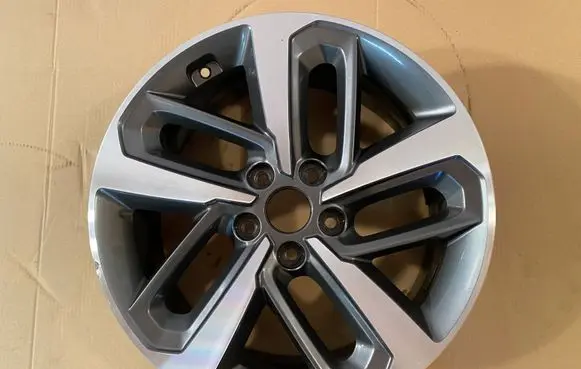 Hyundai Tucson TL R18 alloy rim 
