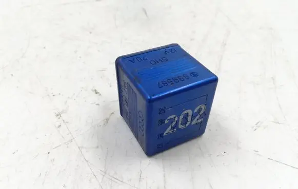 Audi A4 S4 B5 8D Other relay 8A0951253