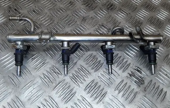 Mercedes-Benz A W169 Fuel injectors set A2660700595