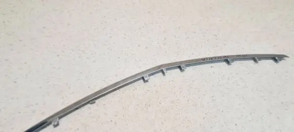 Opel Insignia A Front bumper upper radiator grill 903200051