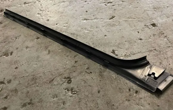 BMW 3 E36 Side skirt front trim 51478130497