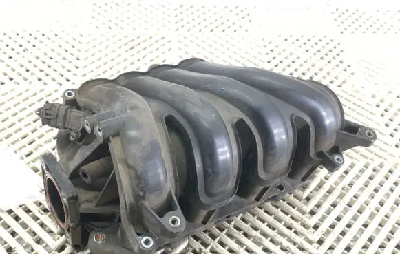 Hyundai ix20 Intake manifold