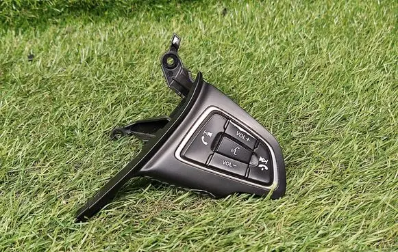 Ford Focus Steering wheel buttons/switches F1ET14K147CB