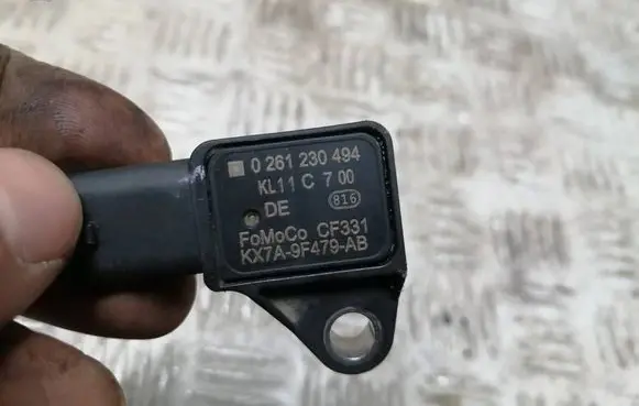 Ford Focus Air pressure sensor K2GA9F479BB 0261230496