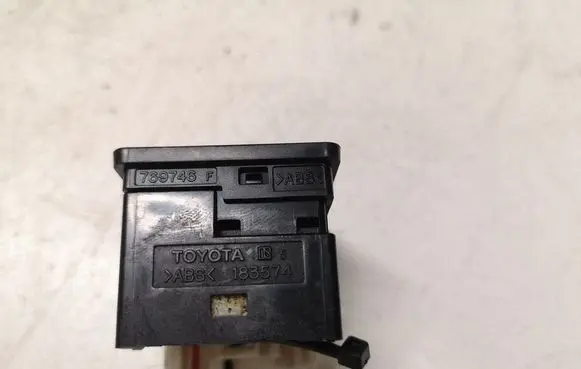 Toyota Yaris Wing mirror switch 183574