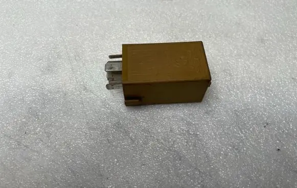 BMW 3 E46 Window control relay 61368384505 V23141B3001X15