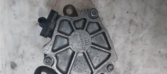 Volvo V50 Vacuum pump 9684786780