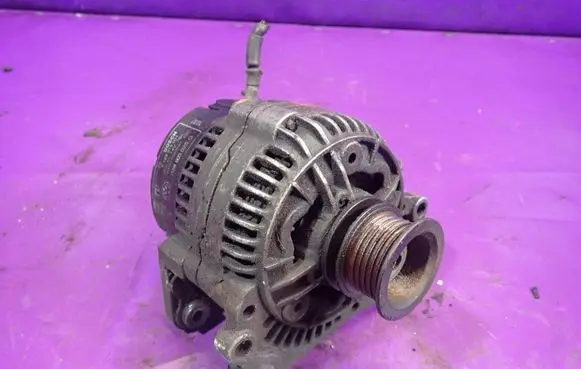 Volkswagen Transporter - Caravelle T4 Generator/alternator 028903025G