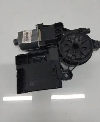 Volkswagen PASSAT B7 Front door window regulator motor 3C0959793C