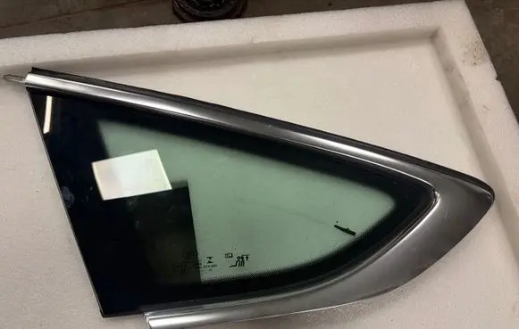 Audi RS5 Rear side window 8W8845297F 21042020 28013020