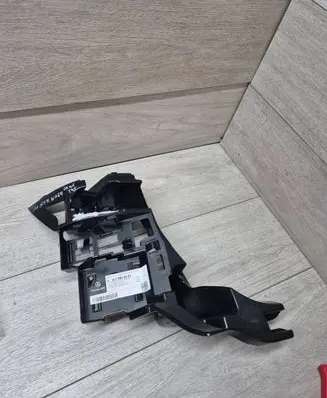 Mercedes-Benz GLS X167 Rear bumper mounting bracket A1678800901