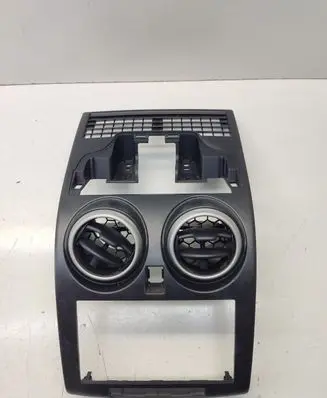 Nissan Qashqai Radio/GPS head unit trim P10381A77200 68760JD10A