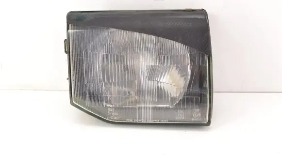 Mitsubishi Pajero Headlight/headlamp 11037746