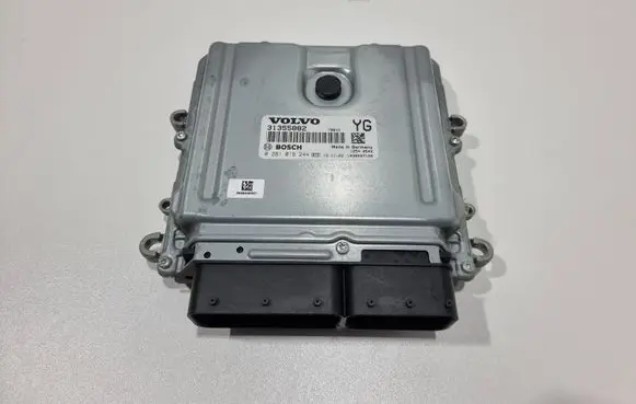 Volvo V60 Engine control unit/module 31355882 0281019244