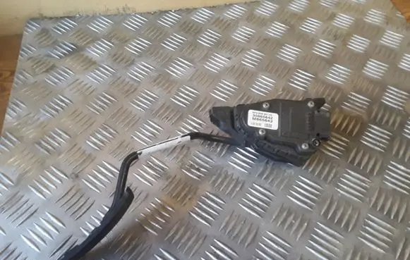 Mitsubishi Space Star Accelerator throttle pedal 6PV00830100 30865642 M865642